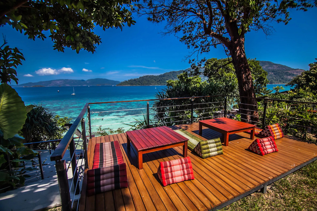 Beach & Waterfront