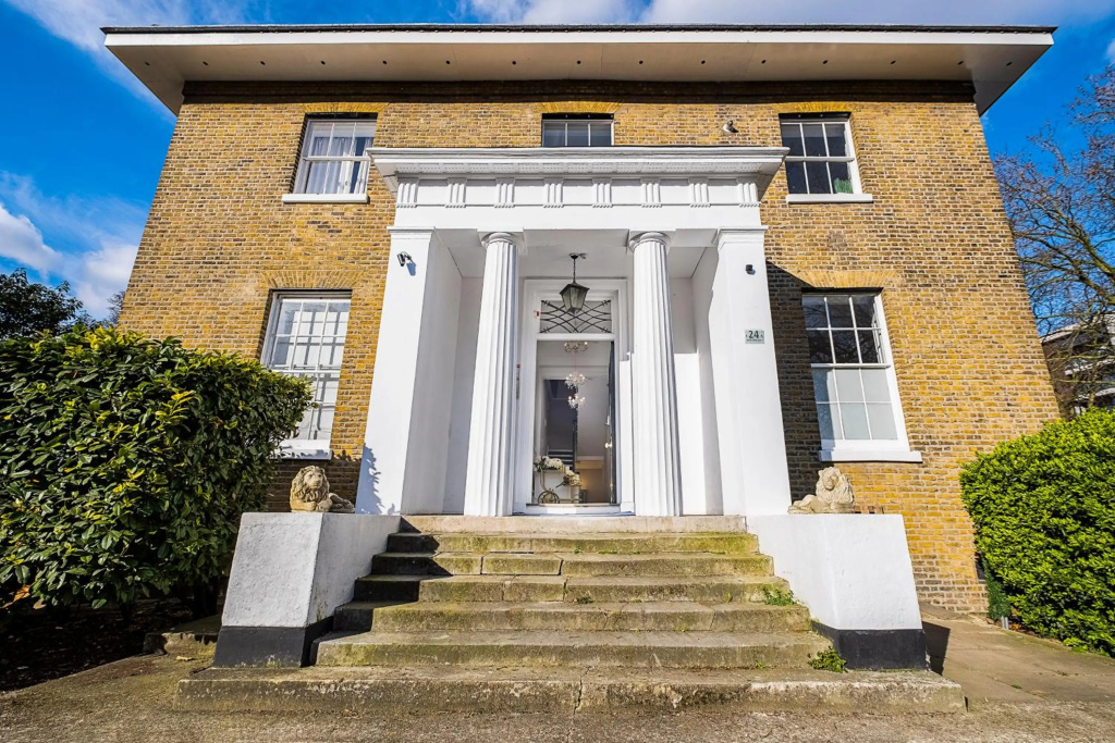 Luxury Canary Wharf Apartment with Parking