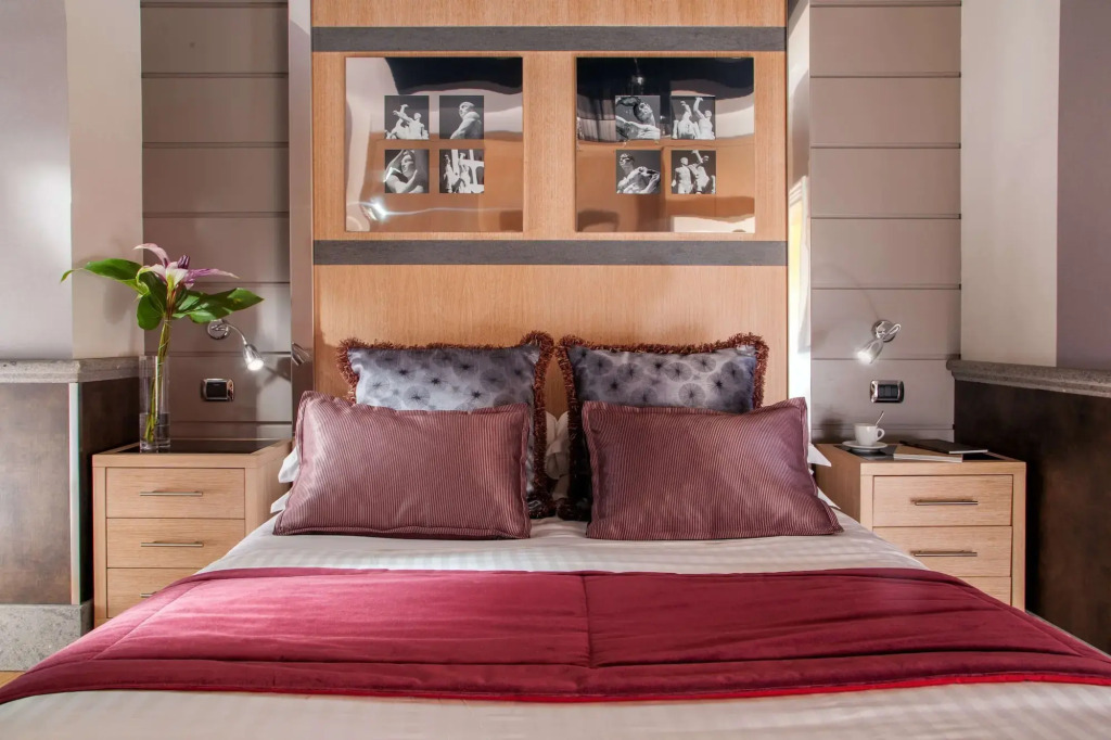 The Inn At The Spanish Steps by null