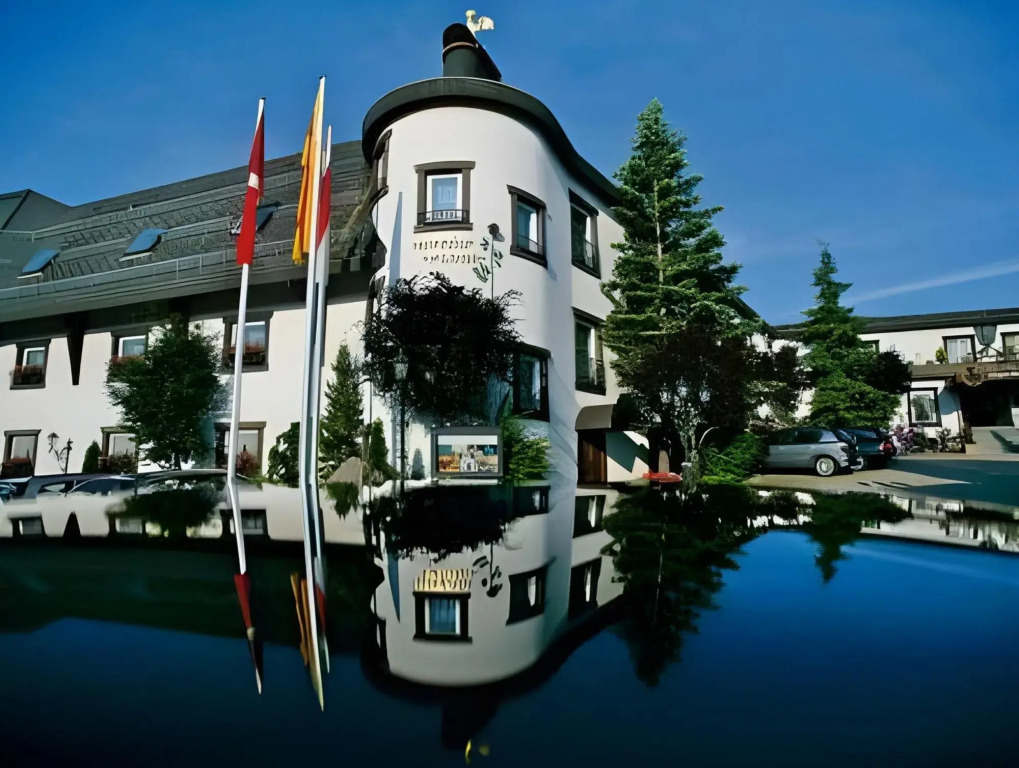 Parkhotel Flora by null