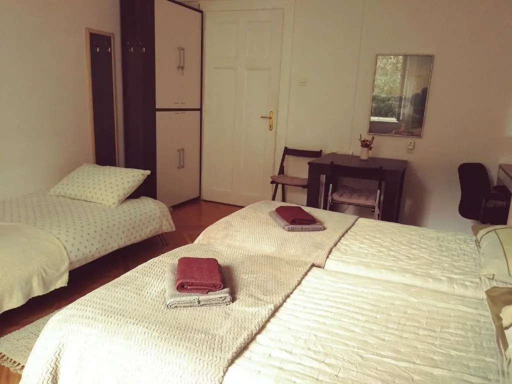 Economy room