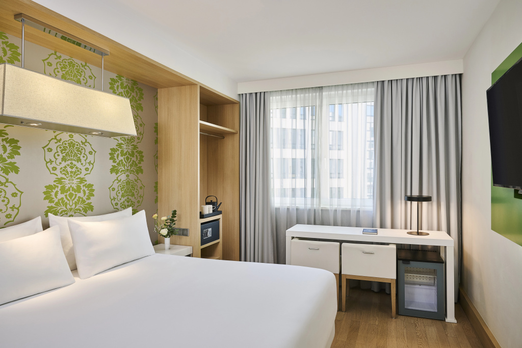 Отель NH Berlin Potsdamer Platz в Берлине