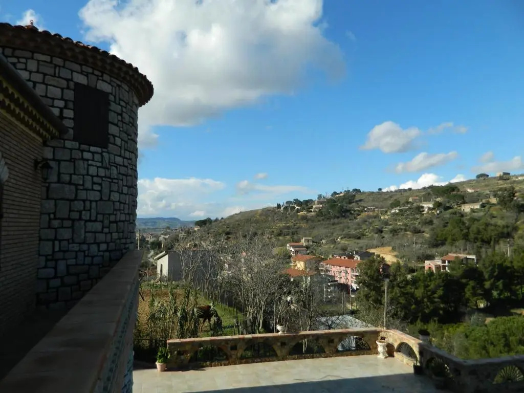 Standard Double room with balcony (full double bed)