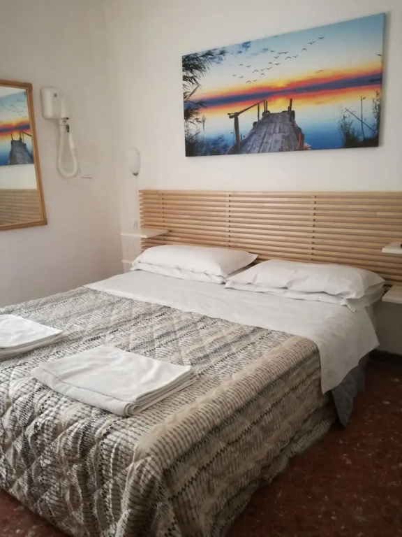 Standard Double room with balcony (full double bed)