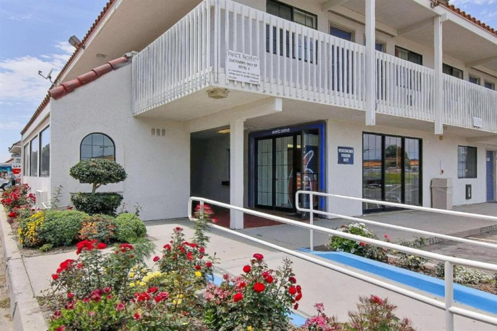 Motel 6 Lompoc, CA