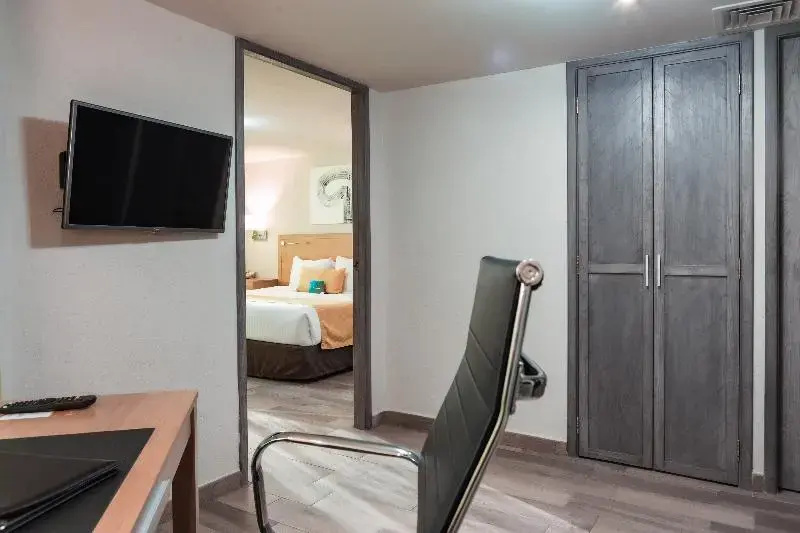 1 Bedroom Double Junior Suite (full double bed)