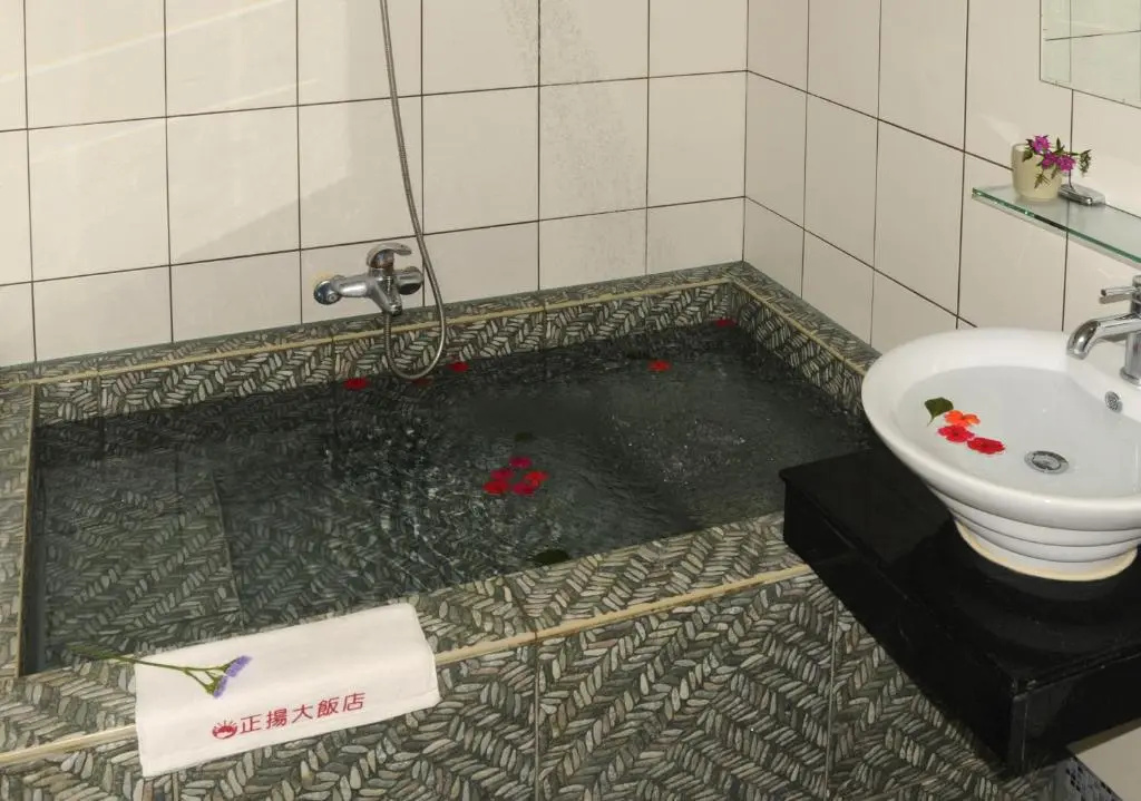 Jenq Yang Hotspring Hotel - Chambres