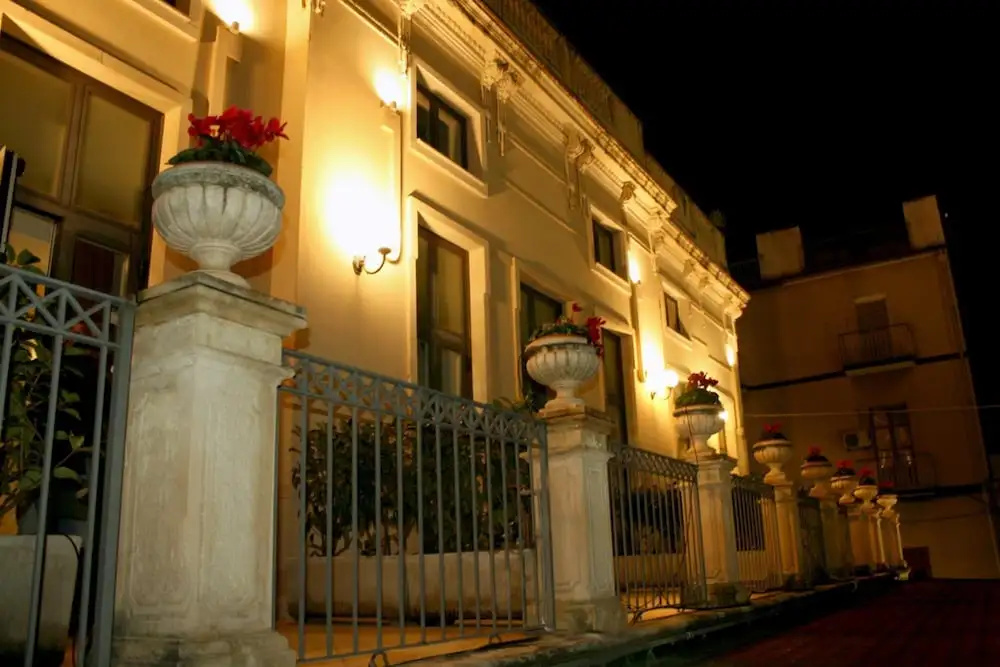 Hotel photo 12