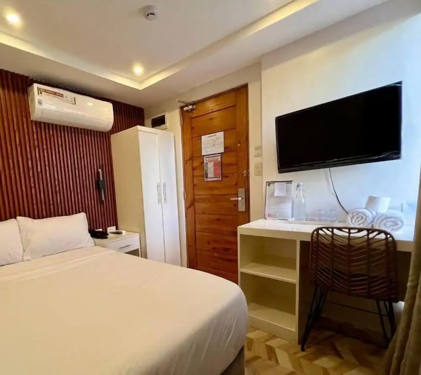 Standard room with city view