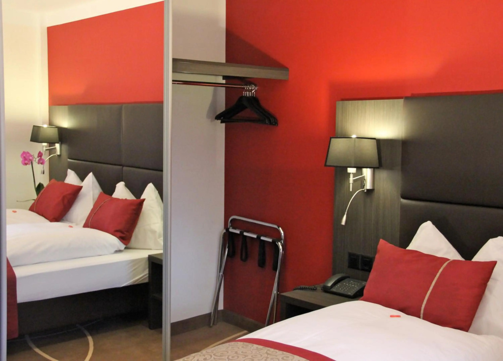 Hotel Central — 5