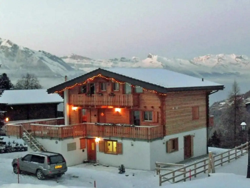 Luxury Chalet with Hot Tub in La Tzoumaz