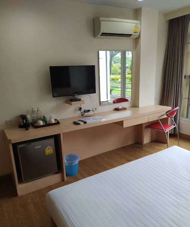 Superior Double room with garden view (full double bed)