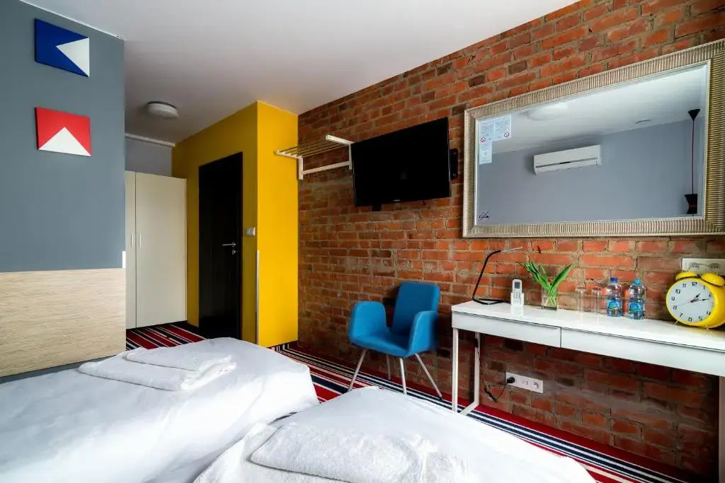 Deluxe Double room (full double bed)
