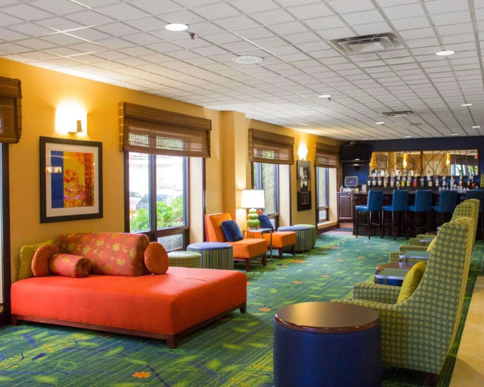 Lobby & Reception