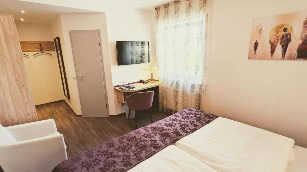 Standard Double room (full double bed)