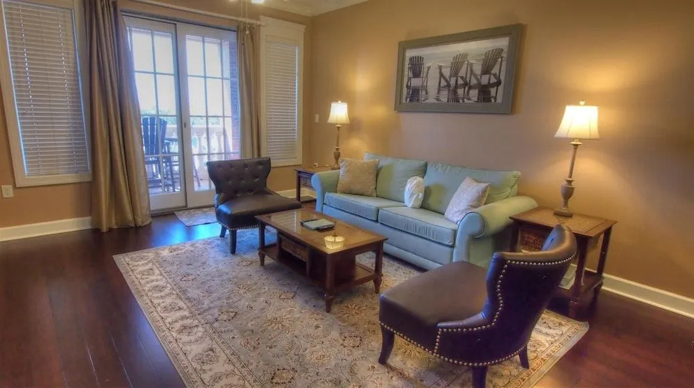 Weston - 3 Br Condo