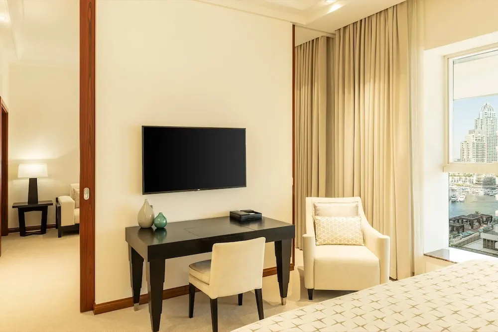 Двухместный полулюкс Premier (двуспальная кровать) в Grosvenor House, a Luxury Collection Hotel, Dubai