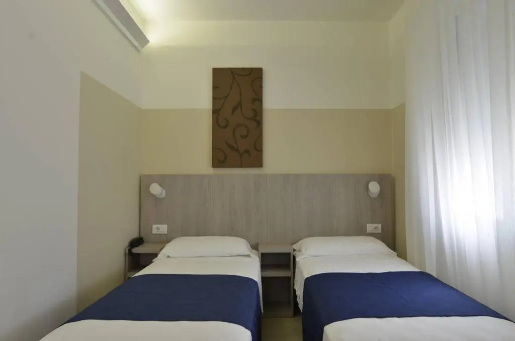 Double room (twin beds)