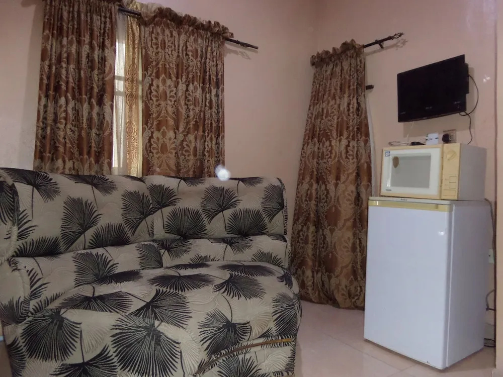 Double Suite (full double bed)