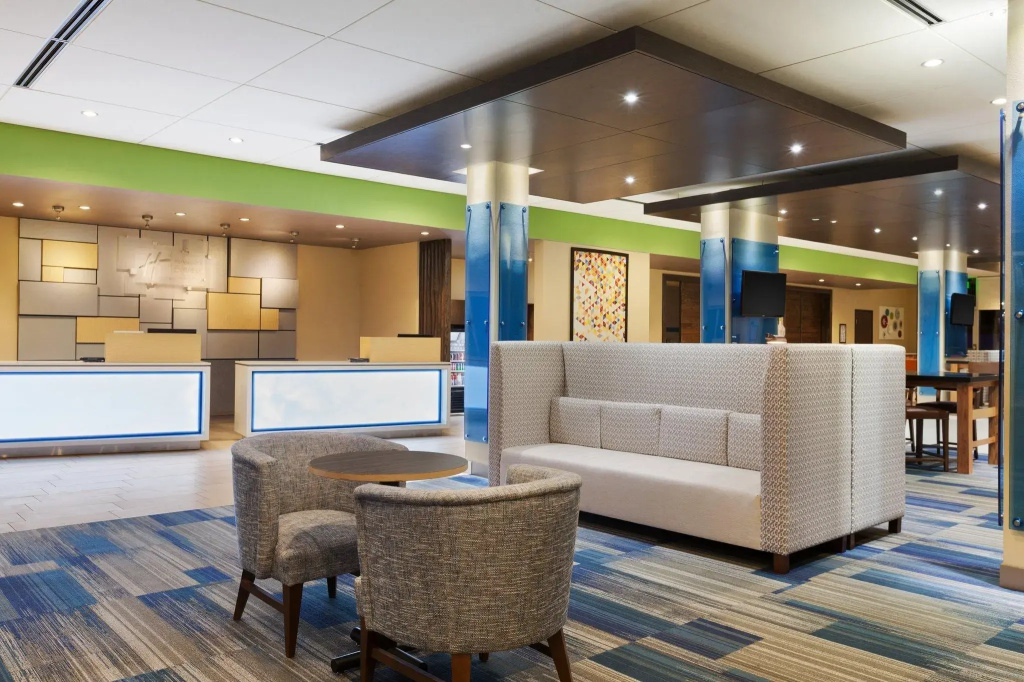 Lobby & Reception