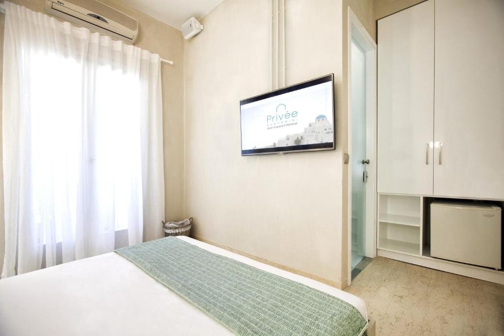 Privee Santorini — 2