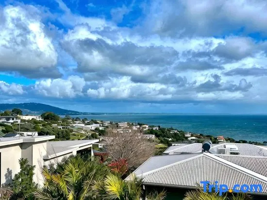 Ocean View Holiday Home Near Beach in Mount Martha