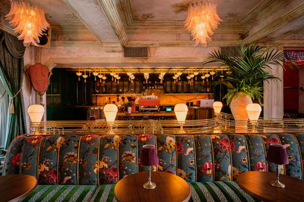 The Lafayette Hotel, Swim Club & Bungalows - Général