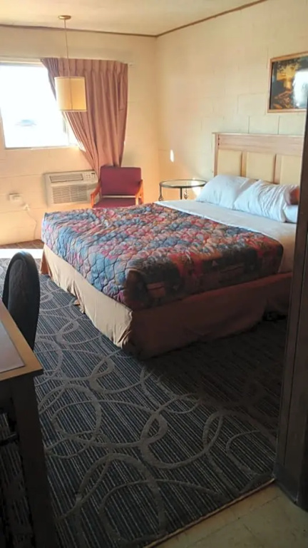 Deluxe Double room (full double bed)
