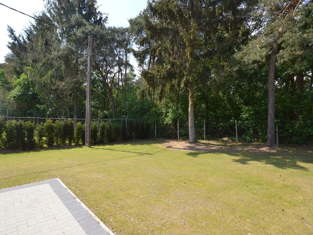 Luxurious Holiday Home with Swimming Pool in Hechtel-Eksel - фото 24