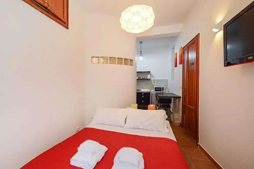 Economy room