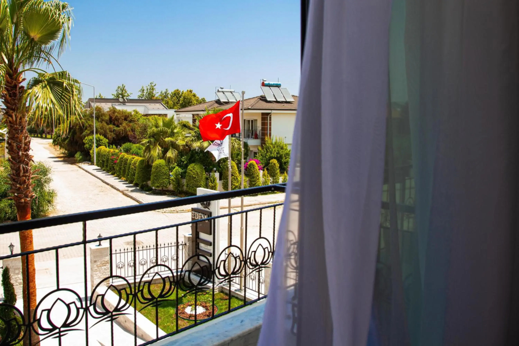 Flower Hotel - фото 7