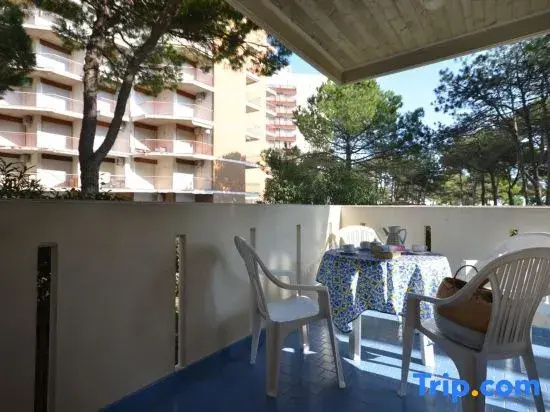 Apartment for 6 guests with balcony in Lignano