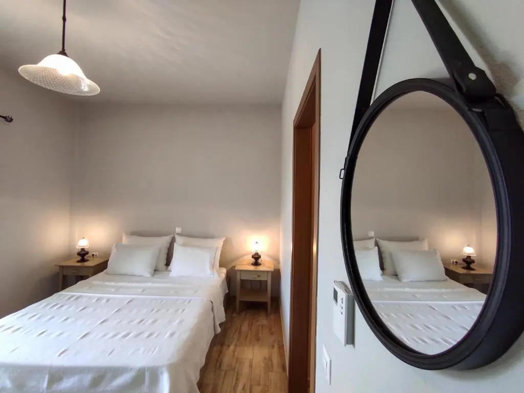 Deluxe Double room with balcony (full double bed)