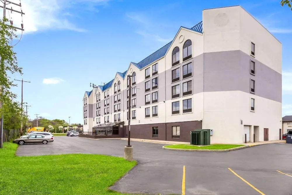 La Quinta Inn Milwaukee Northwest
