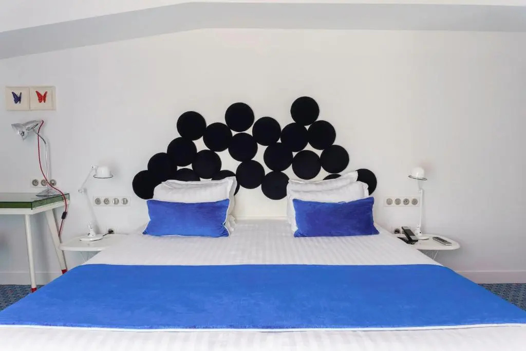 2 Bedrooms Standard Family room