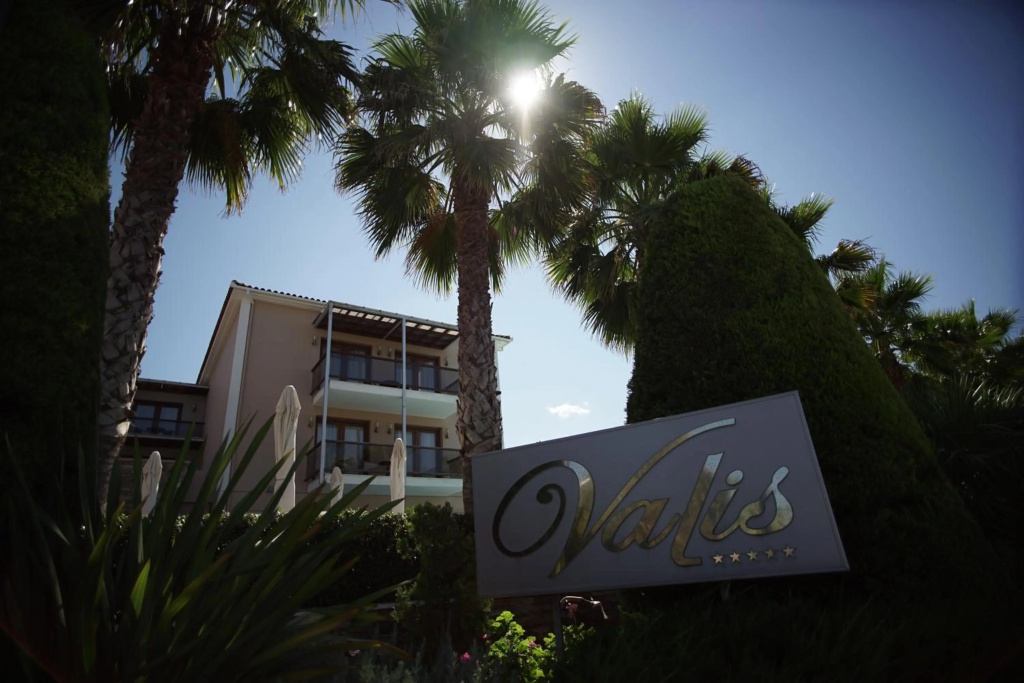 Valis Resort