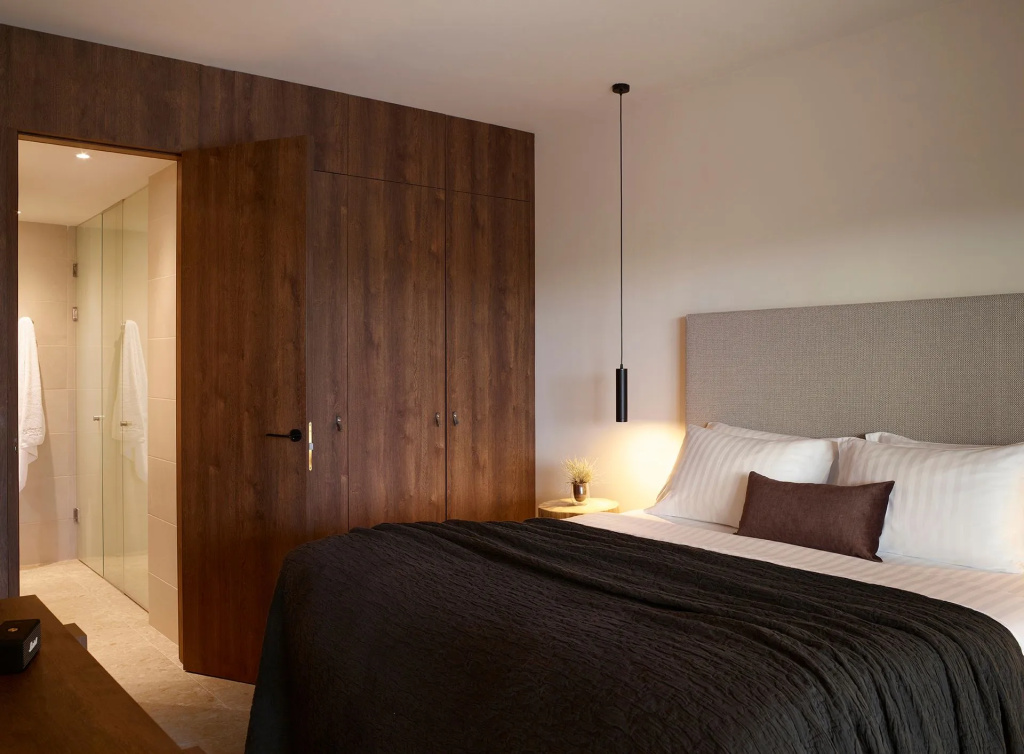 Superior room with inland view