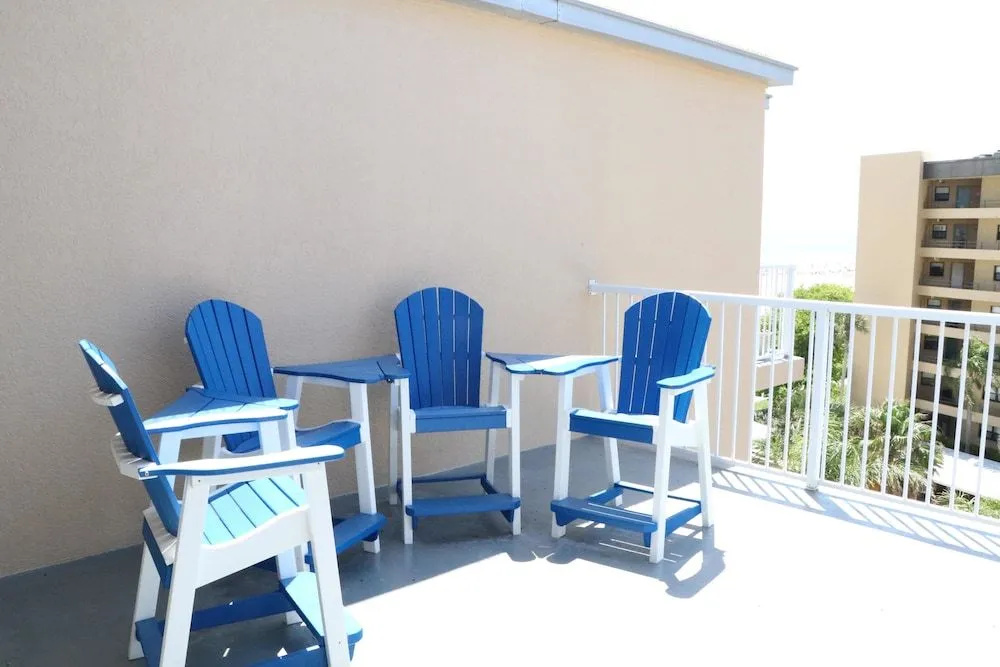 Jamaica Royale T64 - 2 Br Condo
