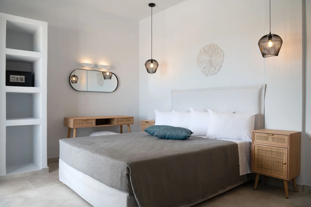 Superior Studio with balcony and with partial sea view