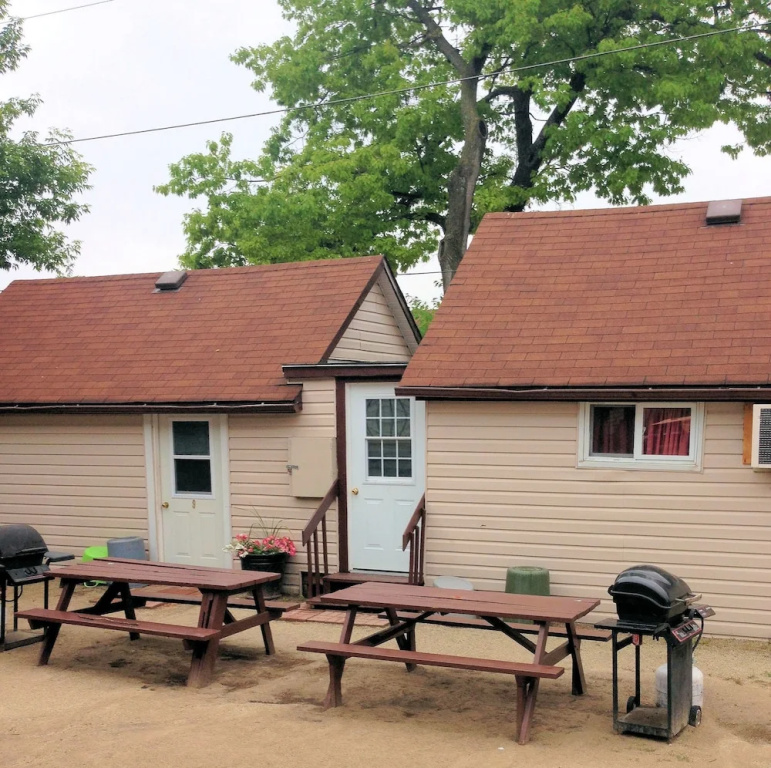 Economy Cottage with courtyard view