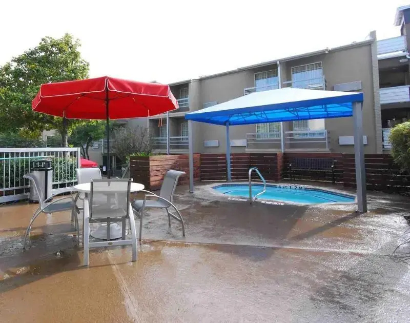 Clarion Inn & Suites Conference Center