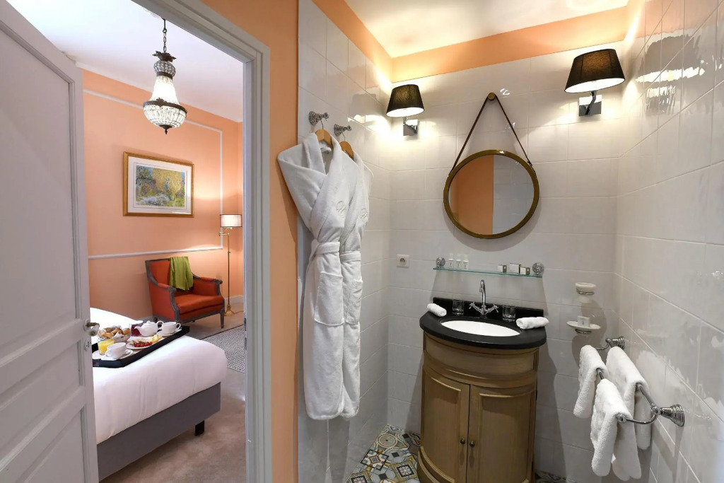 Grand Hôtel Henri - Hôtel Restaurant by null