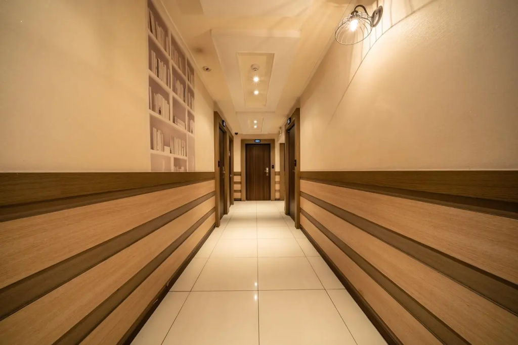 Lobby & Reception