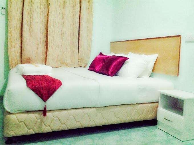 Rose Inn Motel