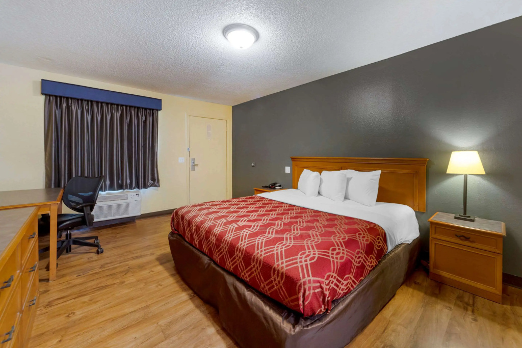 Standard Double room (full double bed)