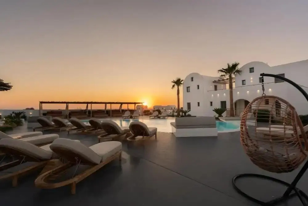 Amethyst Luxury Suites - Oia Family Suite