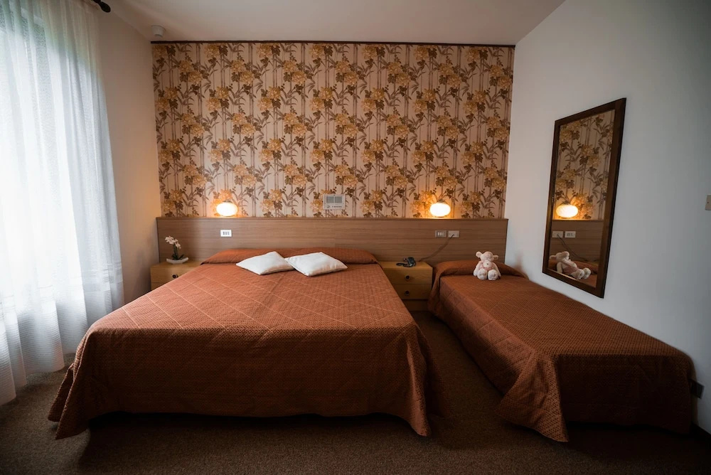 Economy Quadruple room with balcony