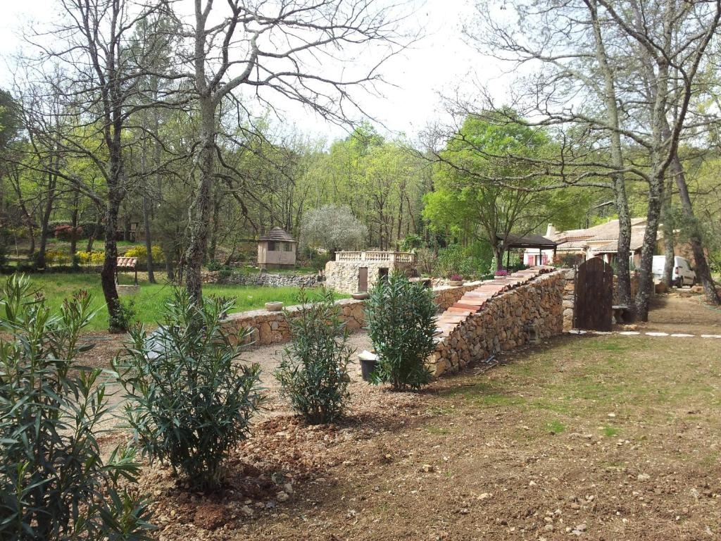 Le Donjon des Combes — 2