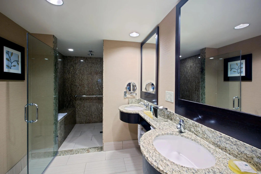 Crowne Plaza Lombard Downers Grove by IHG - Général