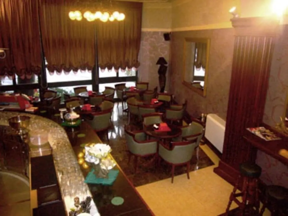 Food & Beverage